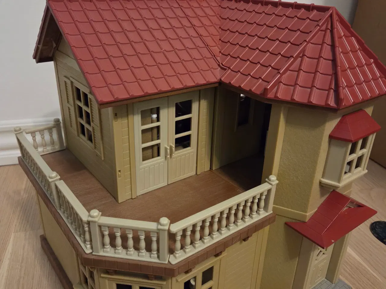 Billede 7 - Sylvanian hus med mange møbler