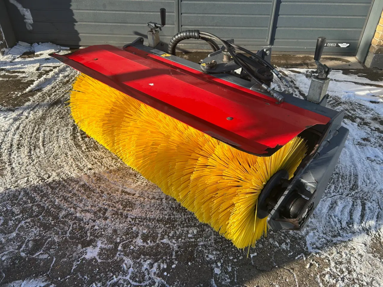 Billede 1 - Timan Fejekost 130 cm