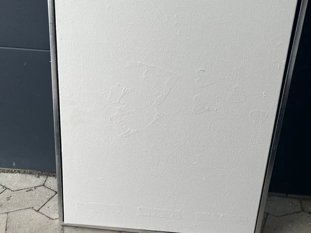 Billede 2 - Billeder, hundeskåle, trækasse, hylde til bad. 