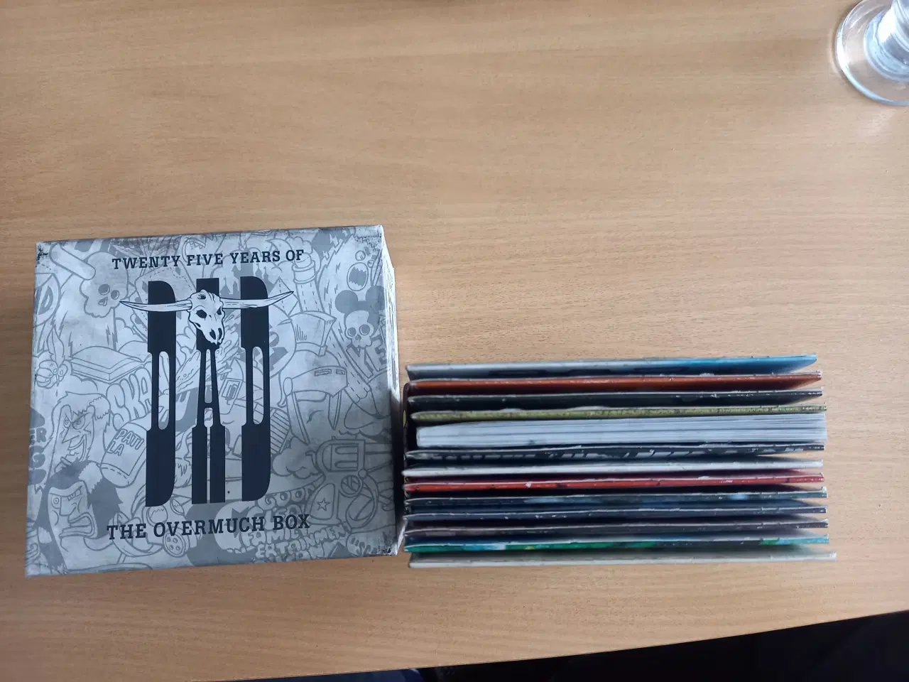 Billede 2 - DVD BOX The Overmuch box, 12 stk cd'er 