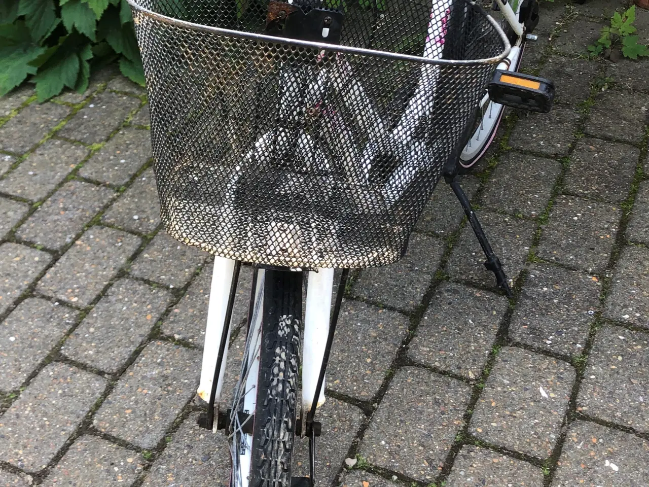 Billede 3 - God pigecykel 16”, køreklar 