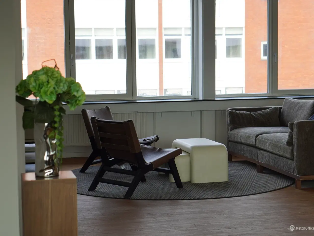 Billede 2 - Et lejemål med åbne rum der oser af skråsikker attitude og selvsikkerhed