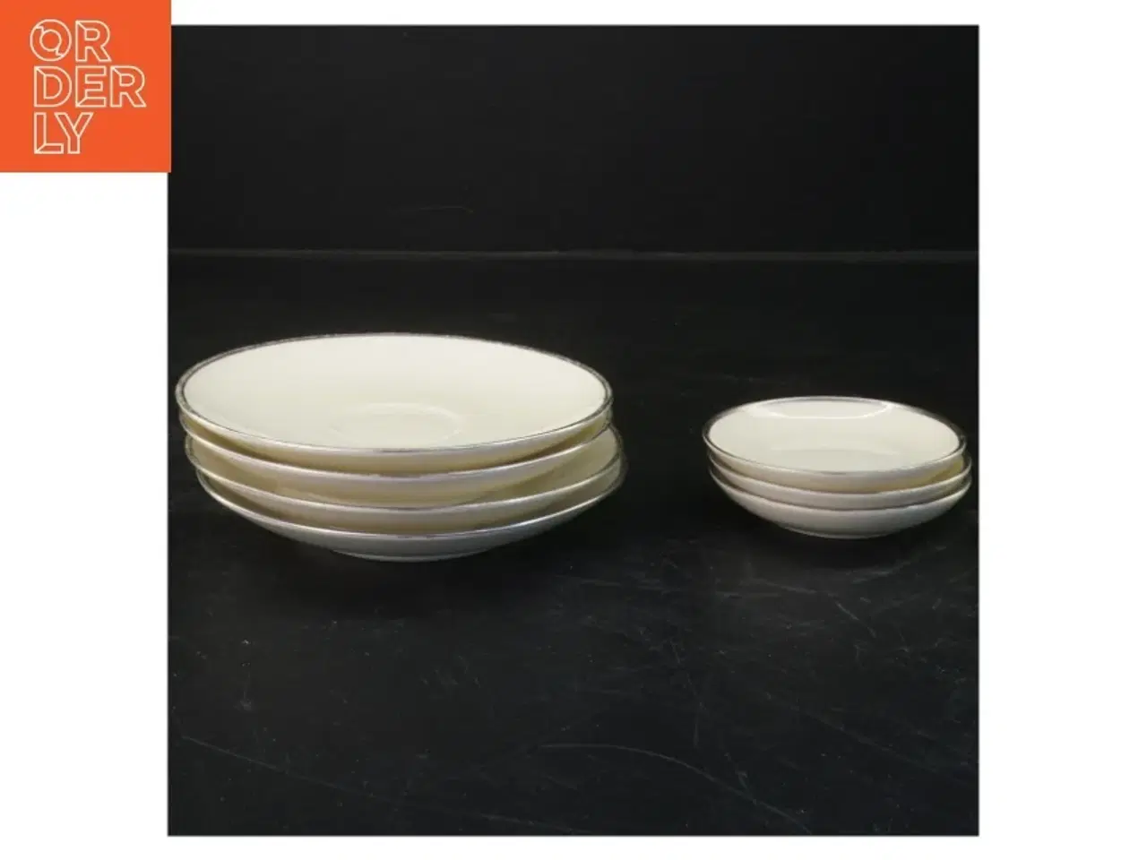 Billede 1 - Porcelænssæt med sølvkant fra b&g (str. Ø 14,5 og ø8,5 cm)