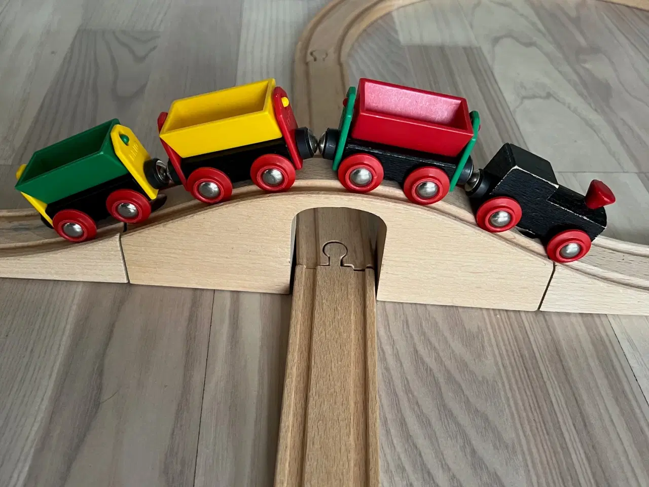 Billede 2 - Brio togbane