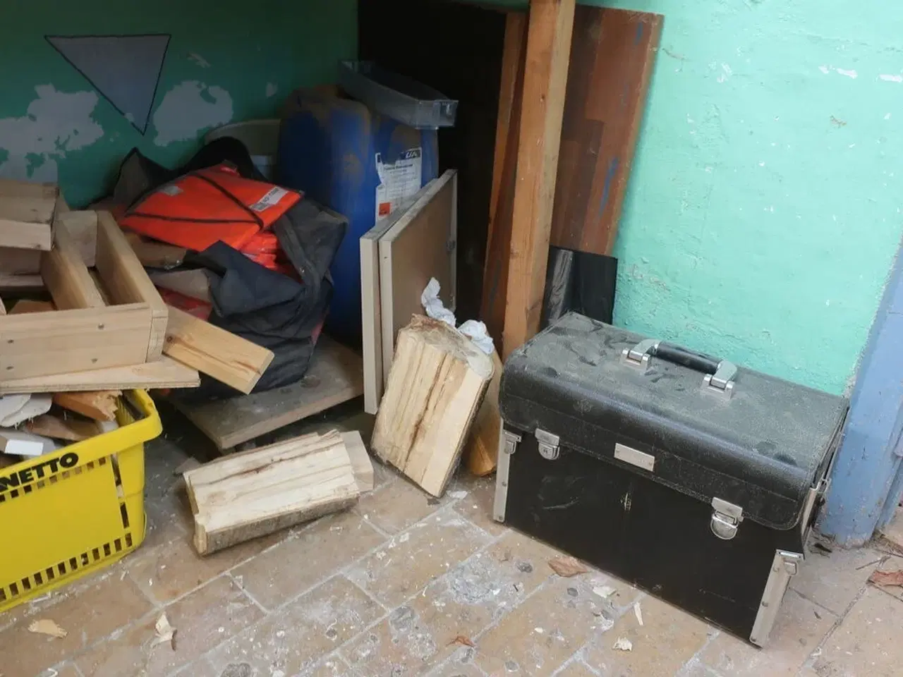 Billede 18 - Ryd hele værkstedet for løse dele