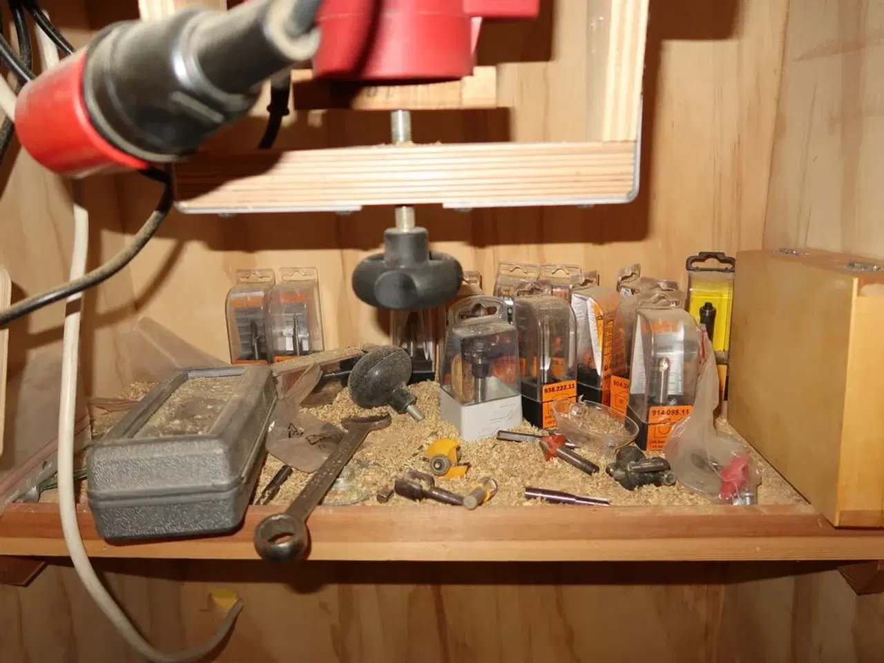 Billede 4 - Overfræser med bord