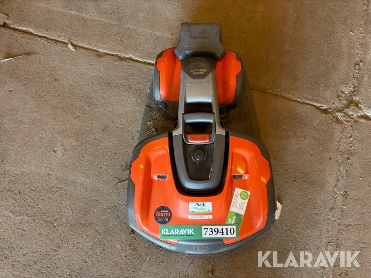 Billede 9 - Robot plæneklipper Husqvarna 550 knækstyret med ladestation