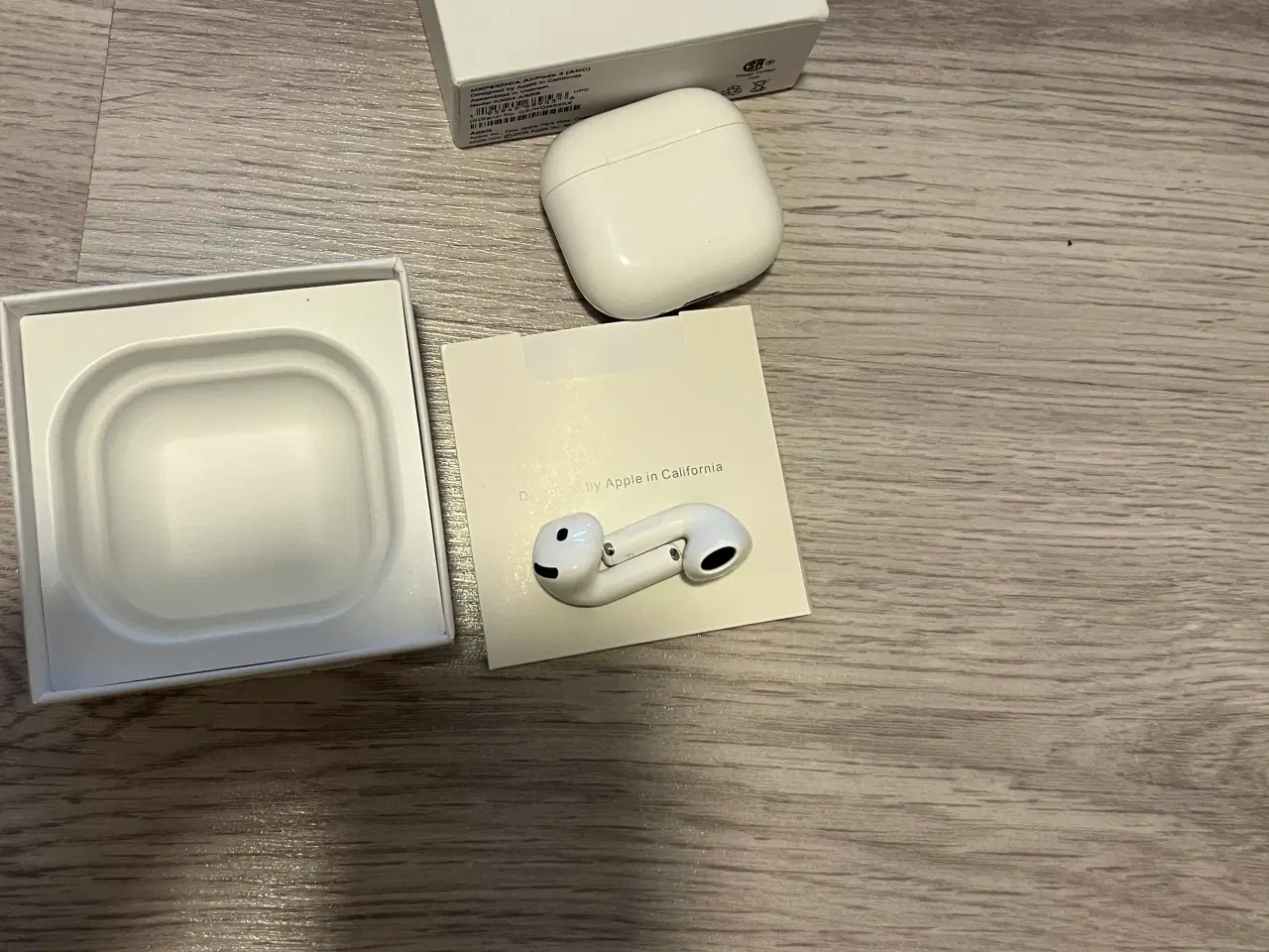 Billede 2 - AirPods 4 500kr anc