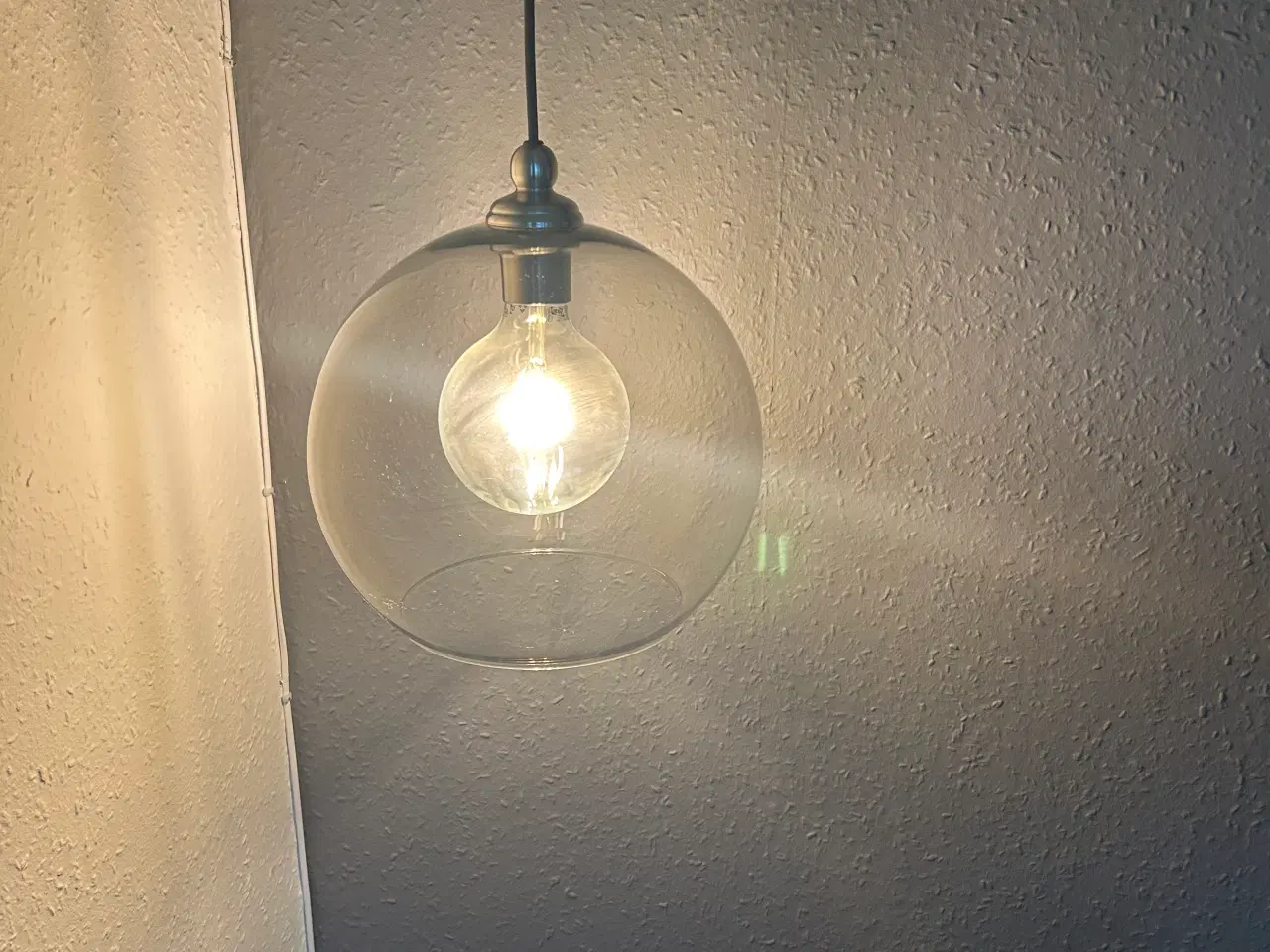 Billede 2 - Loftlampe i røgfarvet glas