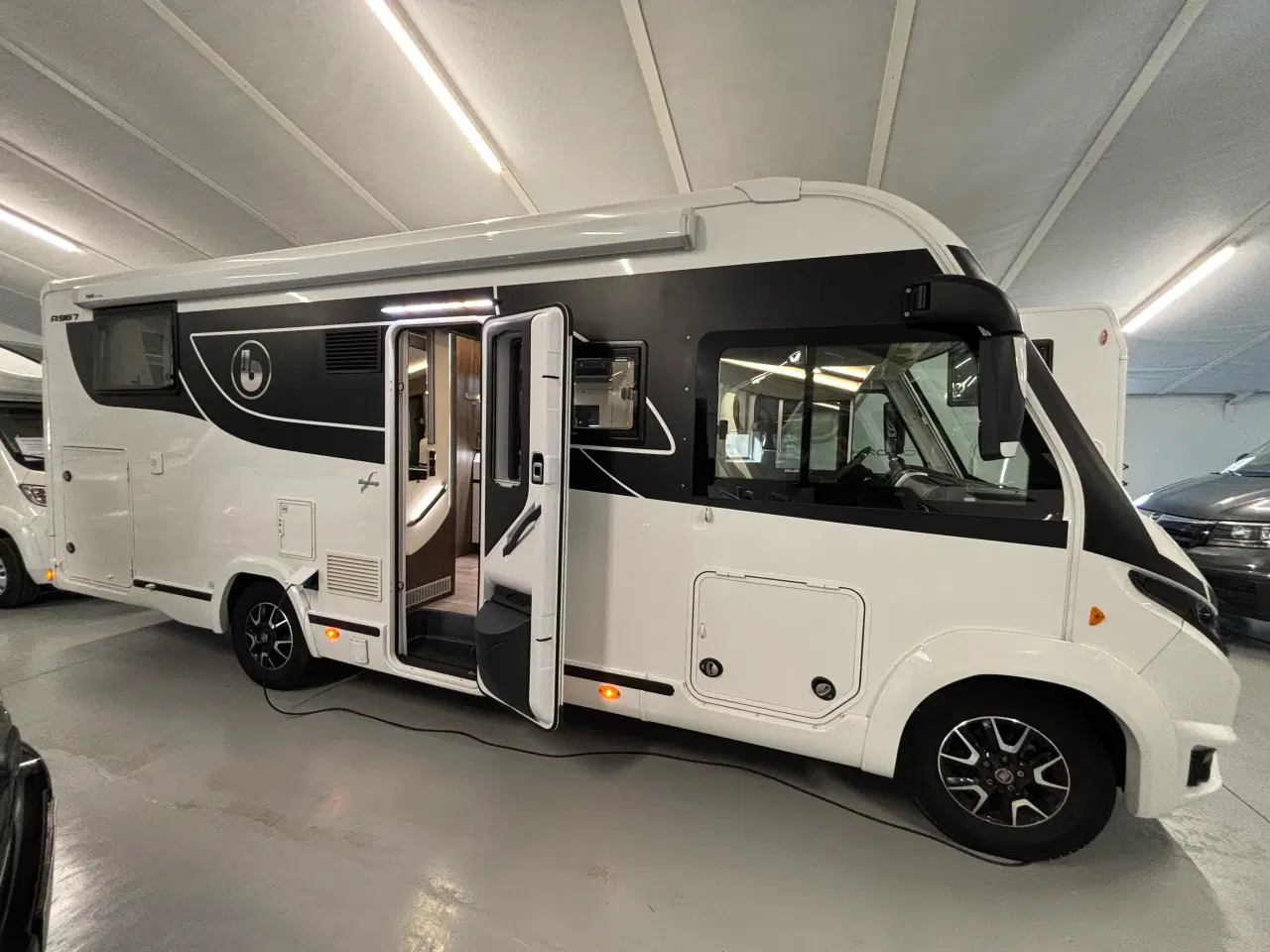 Billede 1 - Autocamper til salg- Benimar Amphitriym 967