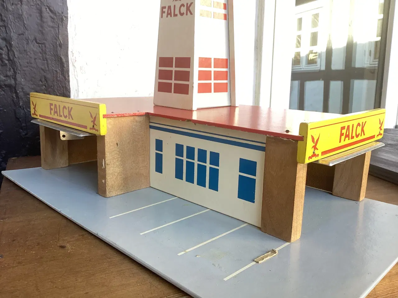 Billede 3 - Retro Falck station