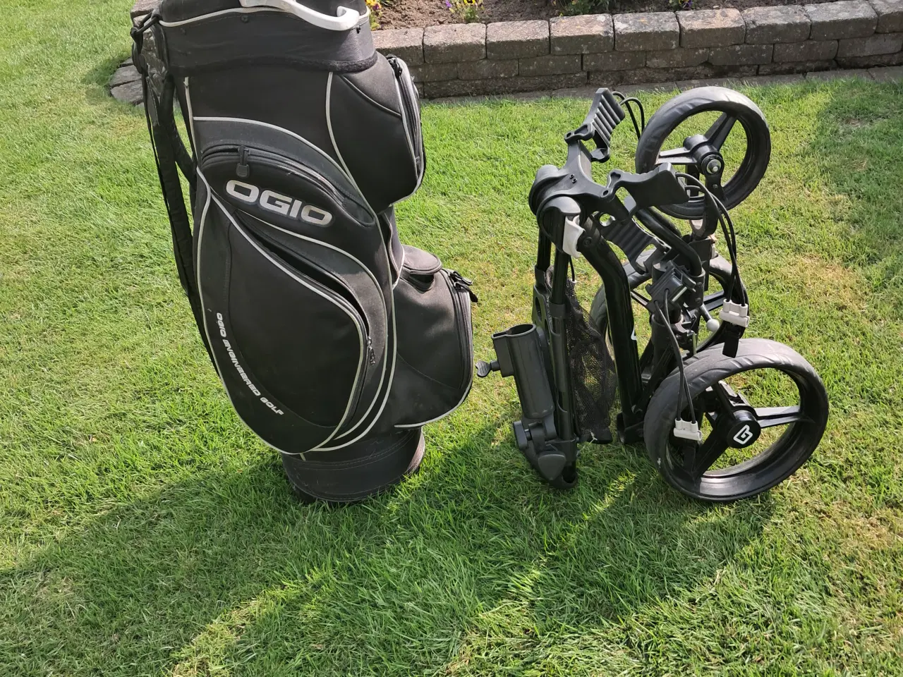 Billede 4 - Damegolf sæt inkl. vogn og bag.
