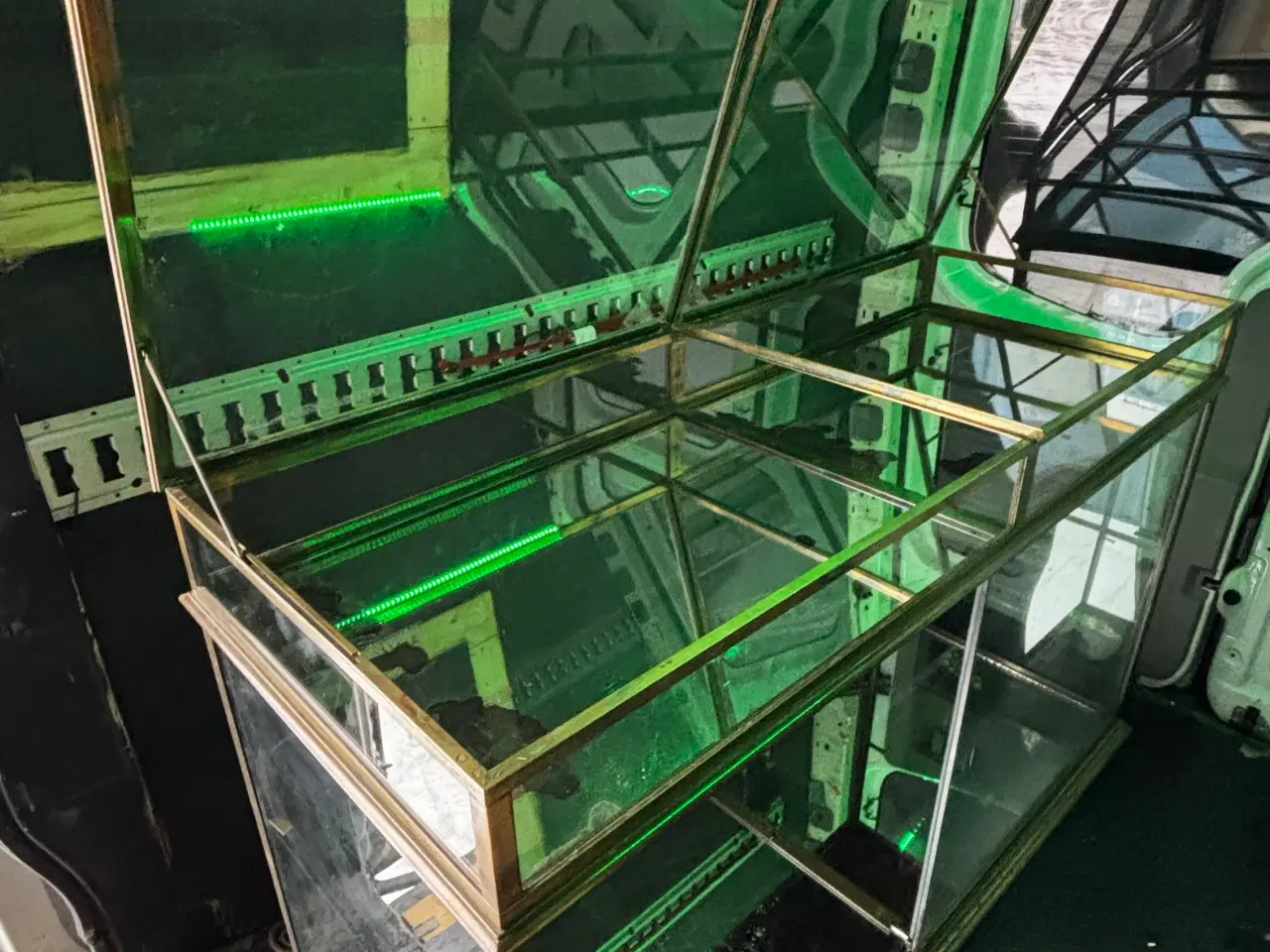 Billede 7 - Eksklusiv fransk vitrine desk i messing