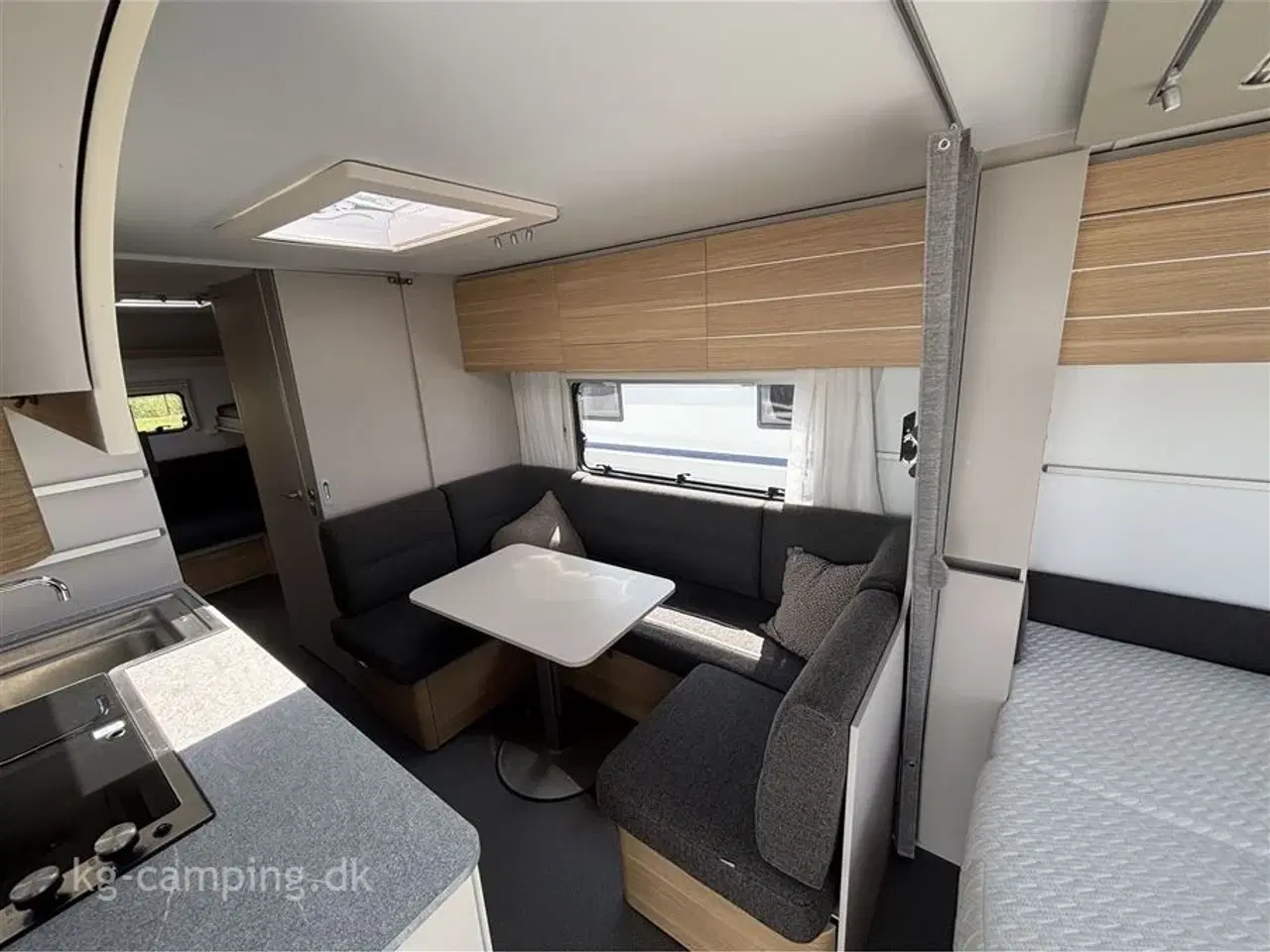 Billede 9 - 2023 - Adria Adora 673 PK Twin   GIV DINE TEENAGERE DERES EGET VÆRELSE I CAMPINGVOGNEN