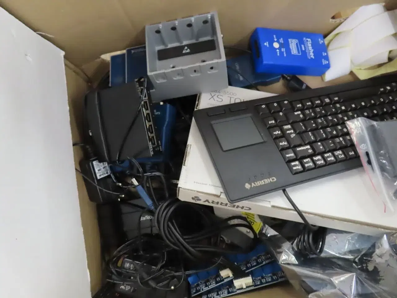 Billede 31 - Palle med rester fra TC ELECTRONIC