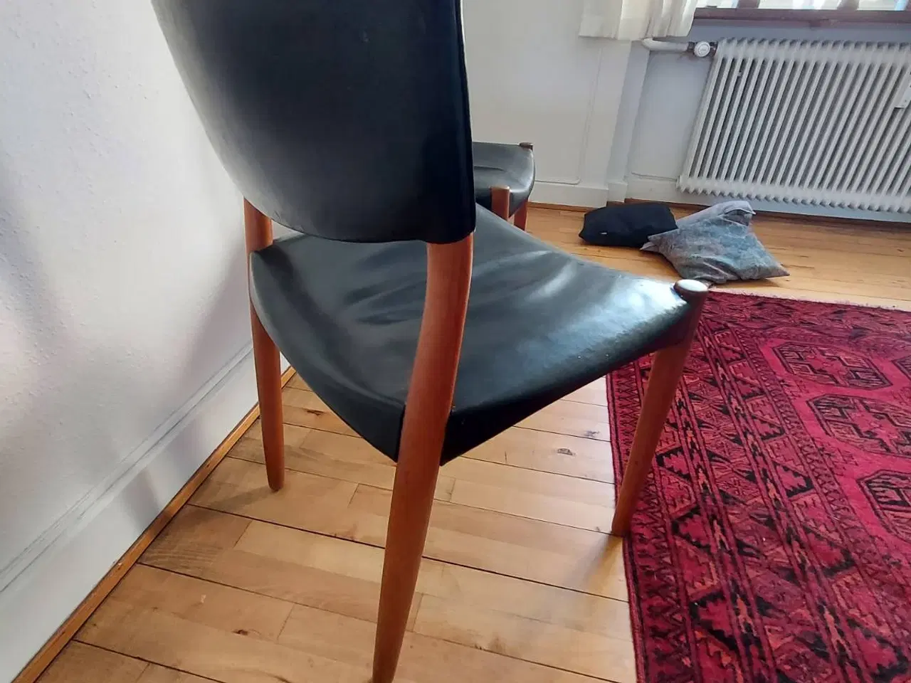 Billede 4 - Spisebordsstole designet af Larsen og B. Madsen