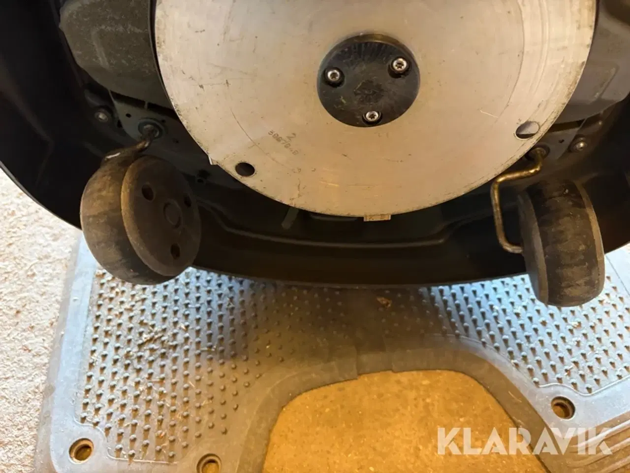 Billede 11 - Robot plæneklipper Husqvarna 520 med ladestation