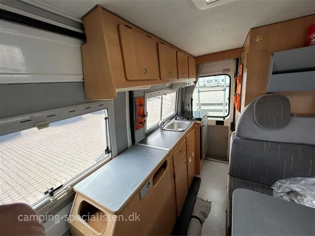 Billede 5 - 2005 - Citroen Jumper   Citroen Jumper Campervan 5 meter model 2005 kørt 148.000 km kan nu ses hos Camping-Specialisten.dk