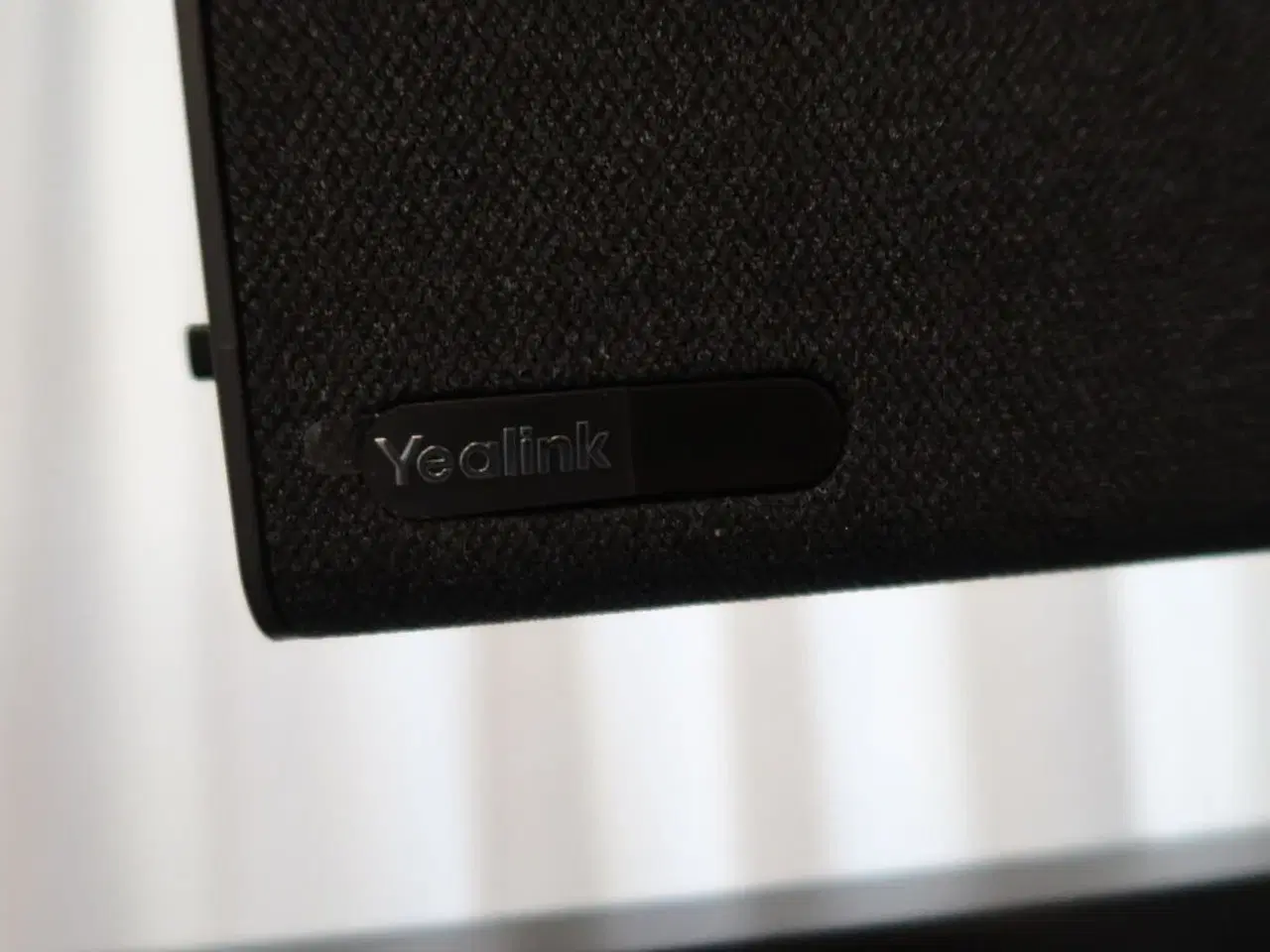Billede 4 - Fjernsyn SAMSUNG UE50TU6905K på stander med soundbar