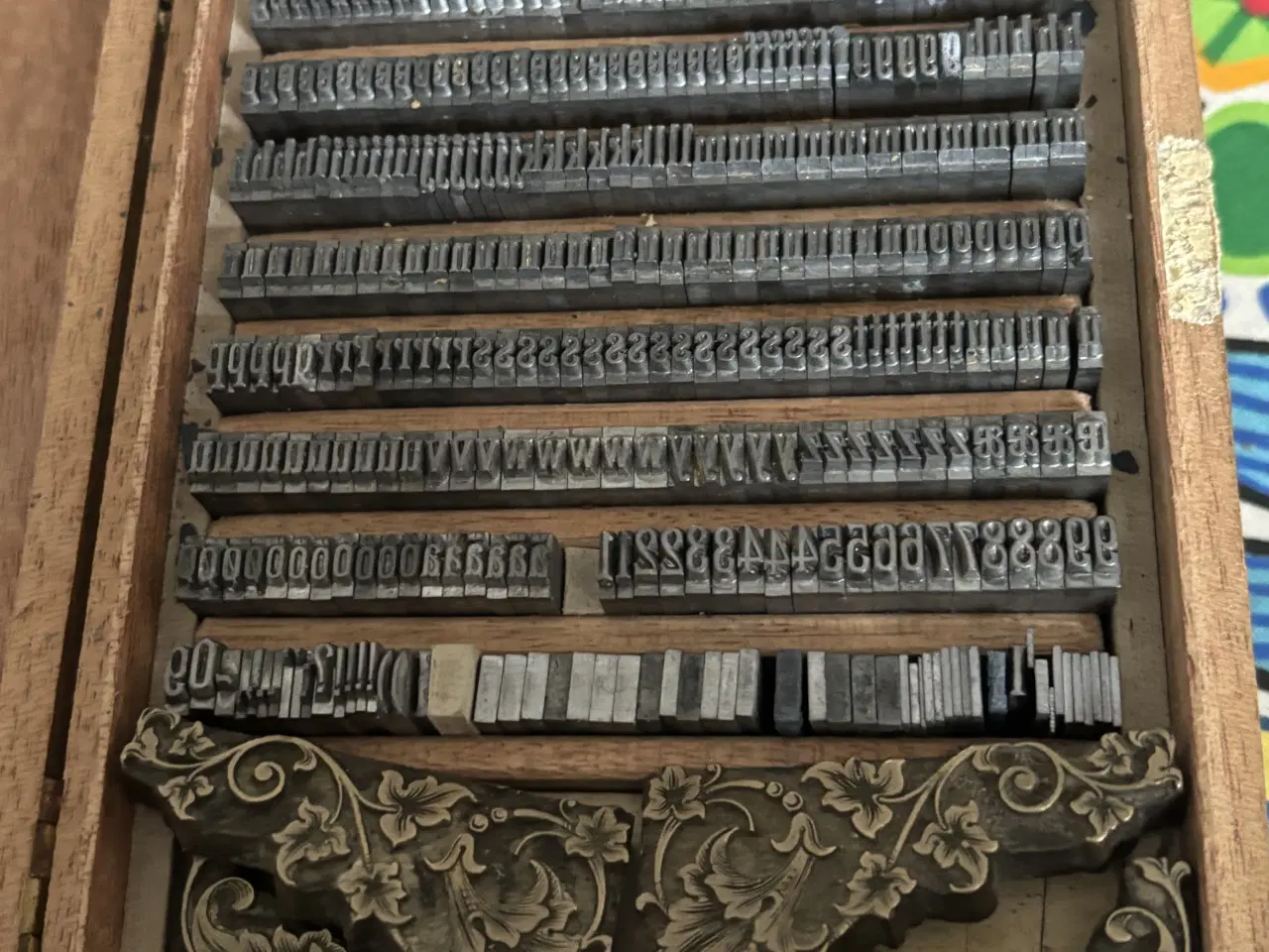 Billede 1 - Bogstaver / sætte / gamle metalbogstaver