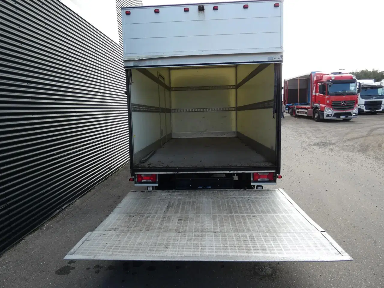 Billede 9 - Iveco Daily 35S18 4100mm 3,0 D 180HK Ladv./Chas. 8g Aut.