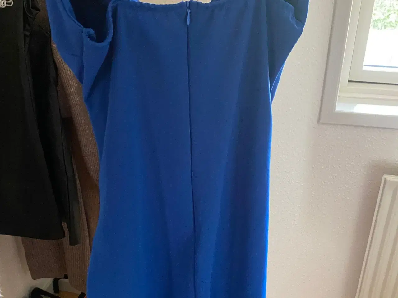 Billede 2 - Smuk blå kjole ubrugt 