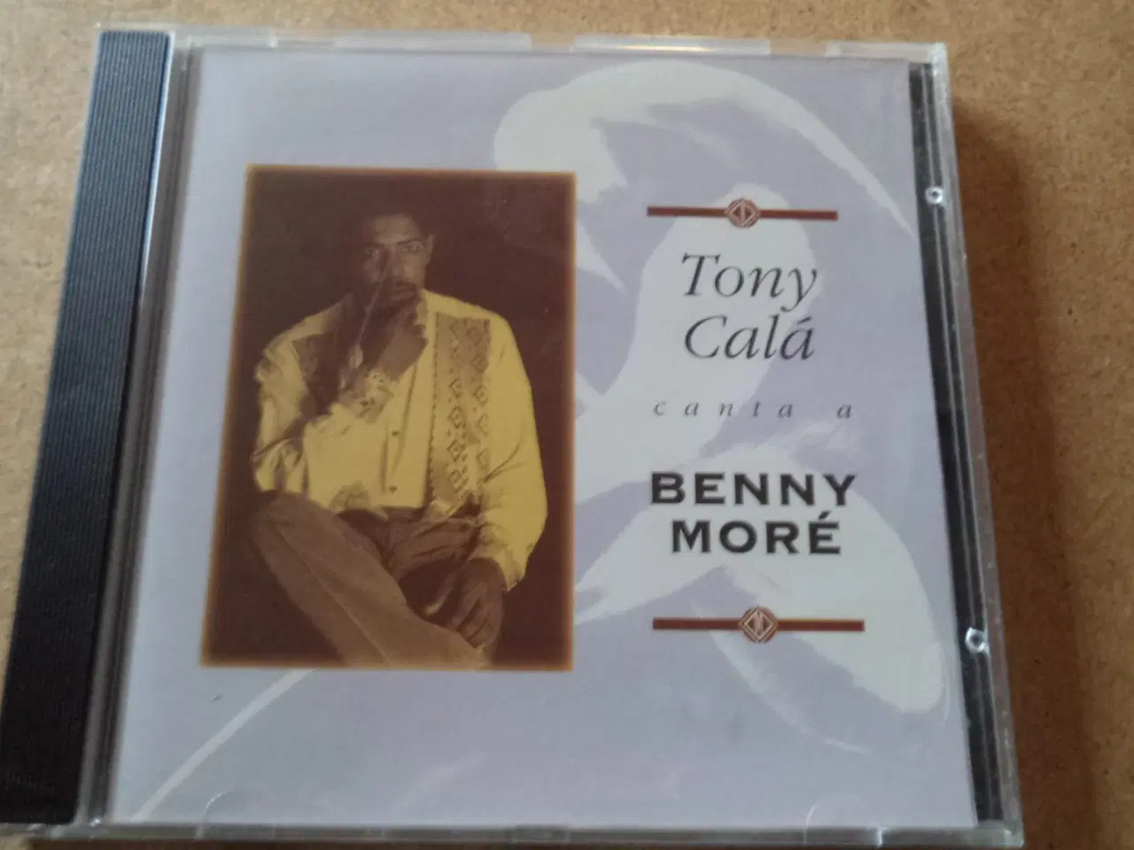 Billede 1 - Tony Calá ** Tony Calá Conta A Benny Moré