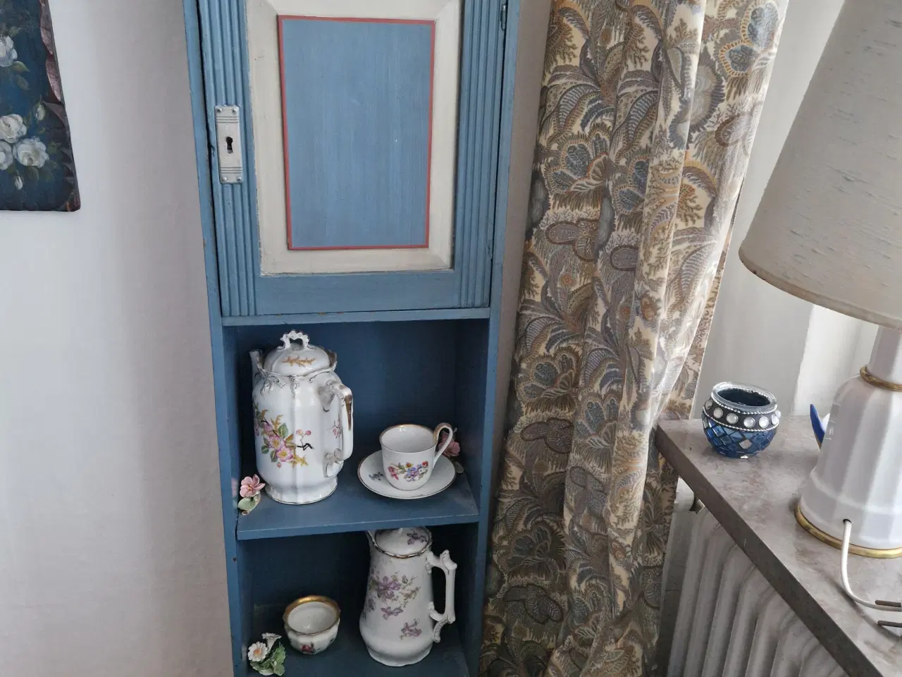 Billede 1 - Lille almue skab