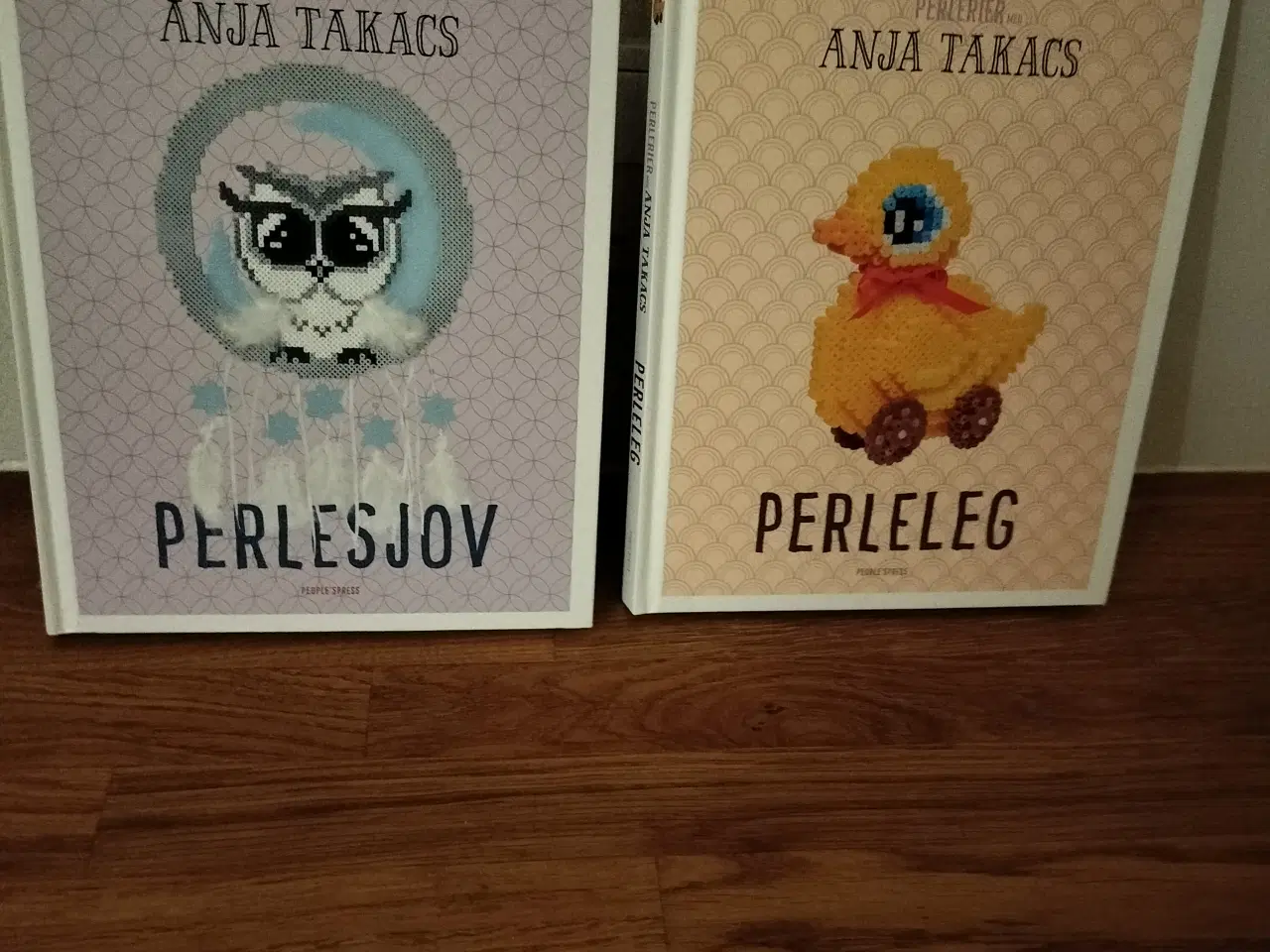 Billede 1 - Perlebøger ,Anja takacs
