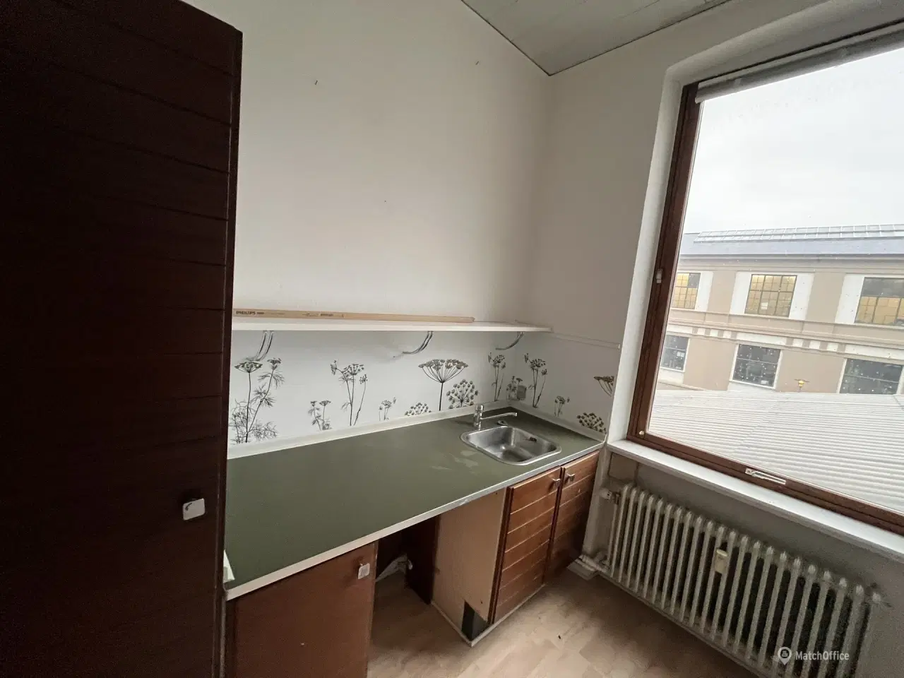 Billede 4 - Billigt kontorlejemål for den der vil sætte lidt i stand