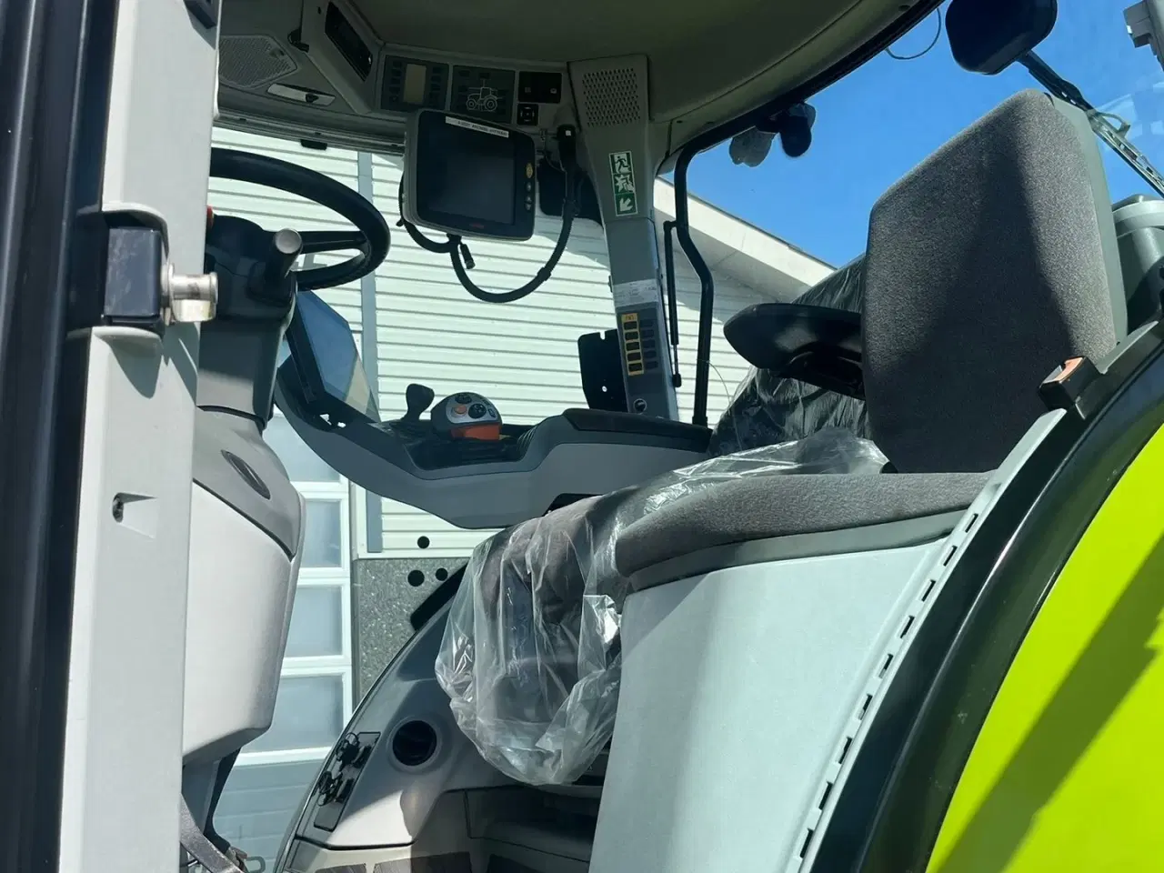 Billede 7 - CLAAS ARION 660 CMATIC med frontlift og front PTO og den kan evt også leveres med GPS anlæg