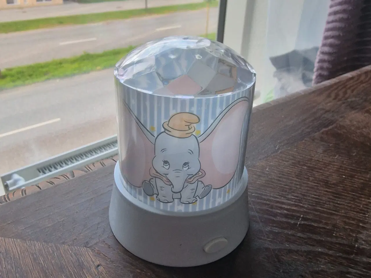 Billede 1 - Dumbo børelampe med stjerneskær
