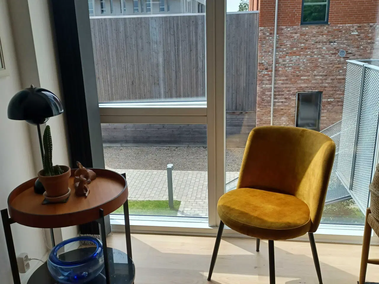 Billede 5 - Stol i flot velour stof