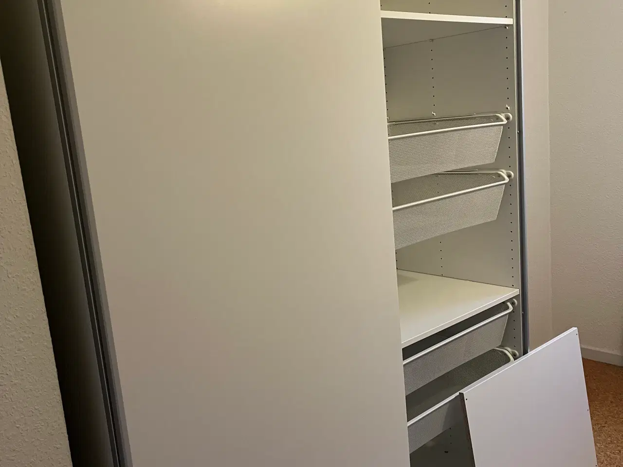 Billede 7 - PAX skab med HASVIK skydelåger