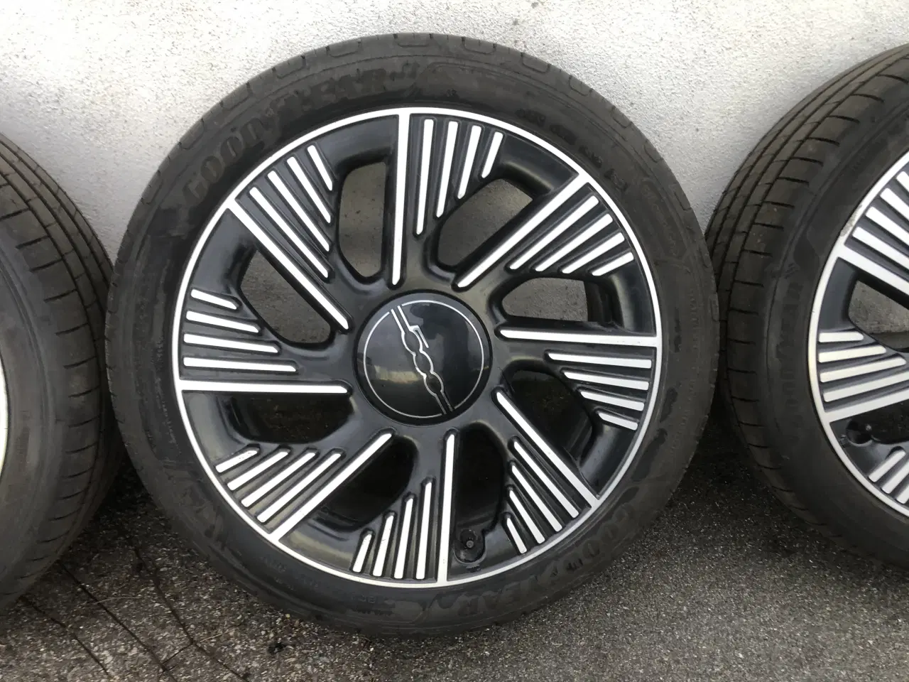 Billede 4 - Originale Fiat 500 - 17” sommerhjul