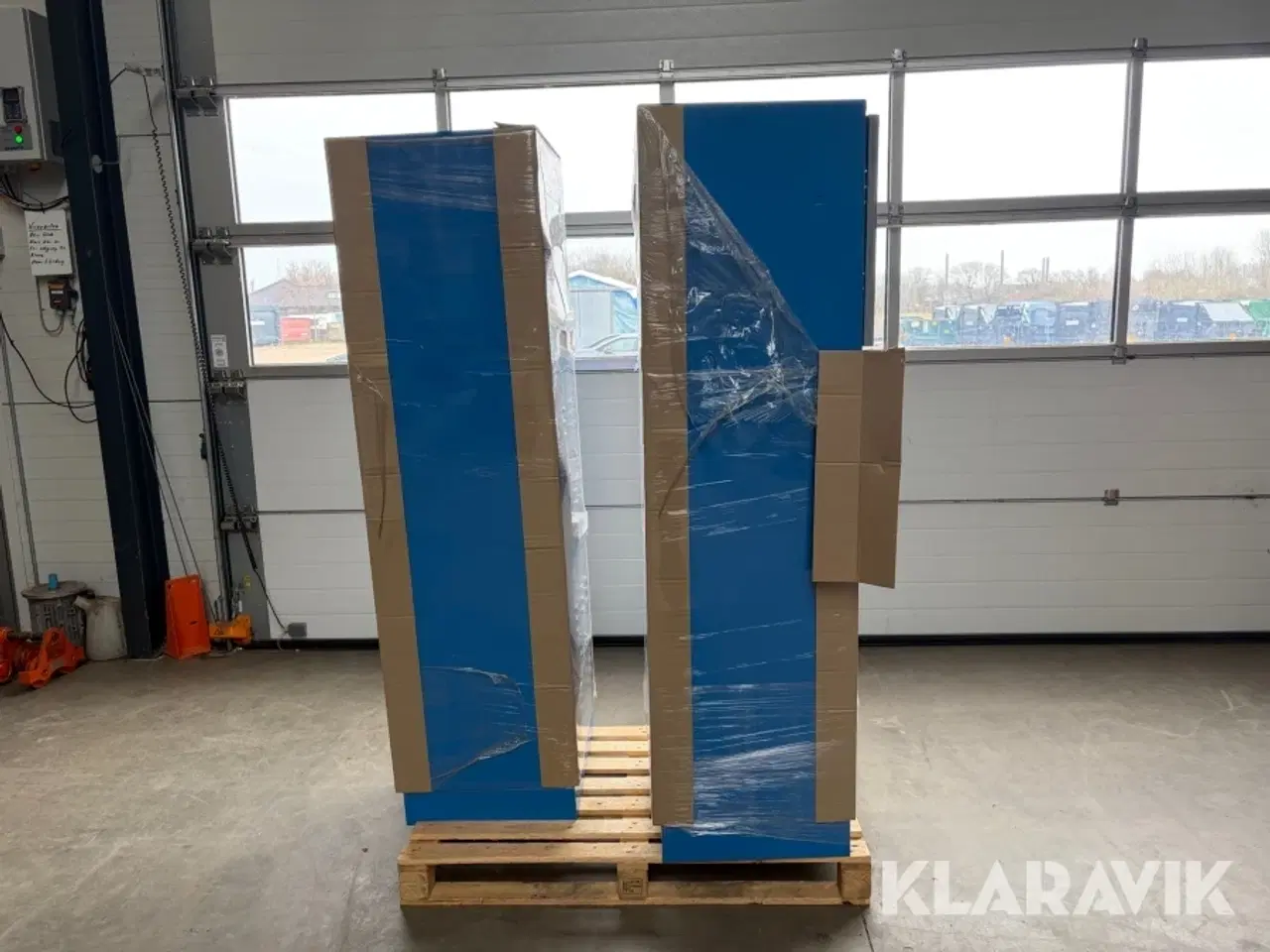 Billede 4 - Værkstedsskabe -2 styks