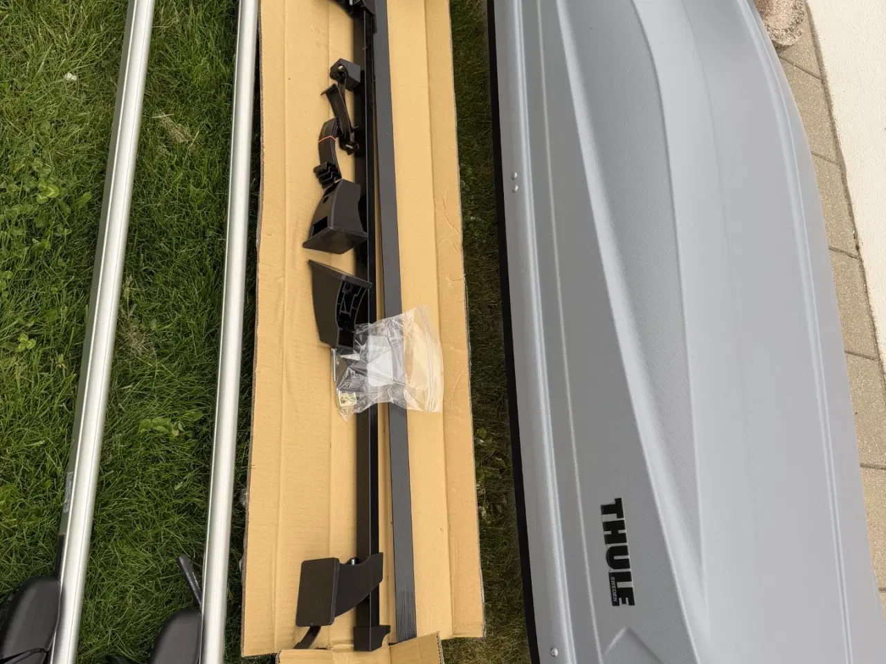 Billede 1 - Thule Touring 600 tagboks + Thule Wingbar tagbøjle