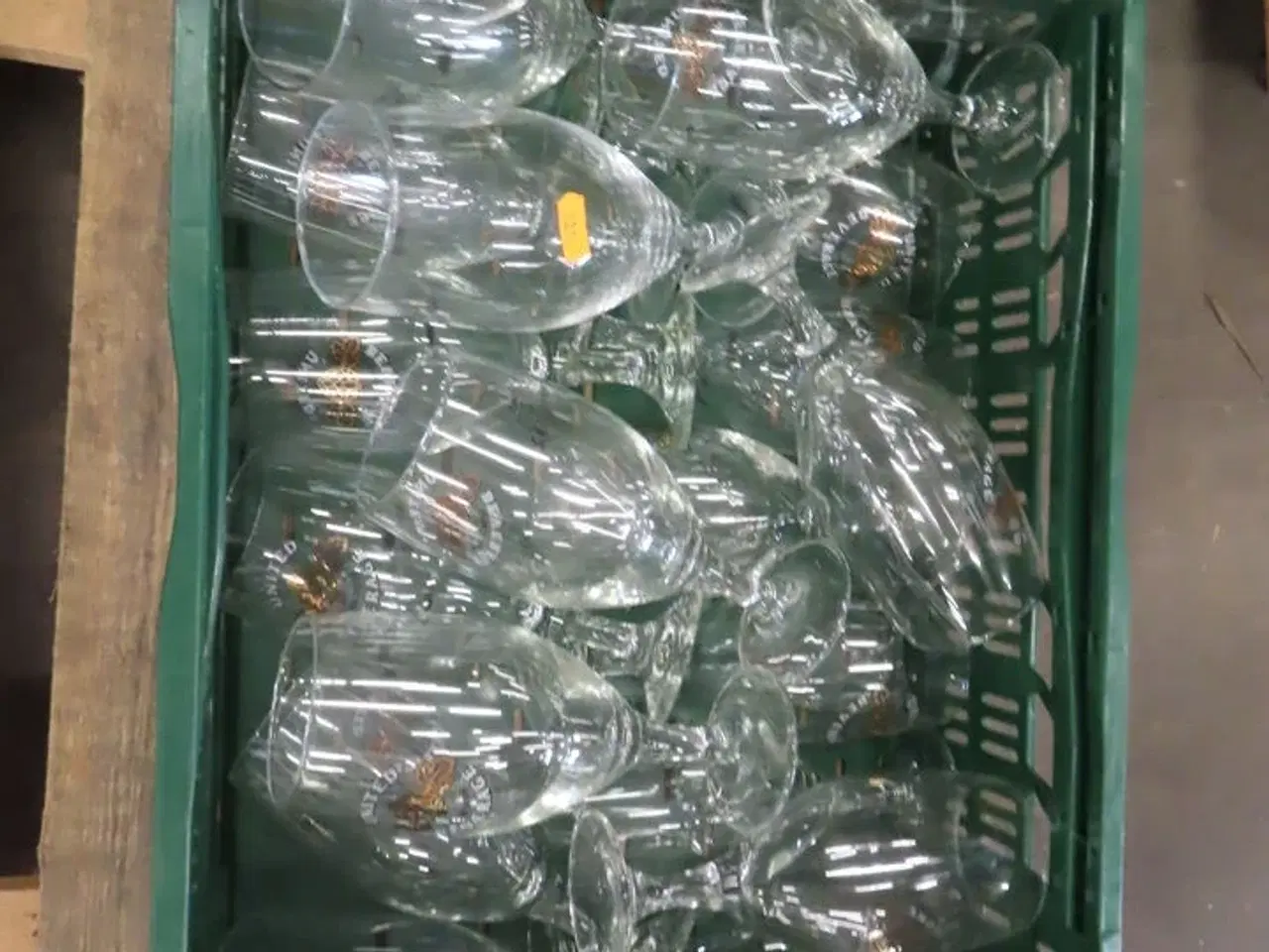 Billede 1 - Kasser med ølglas og ølkander
