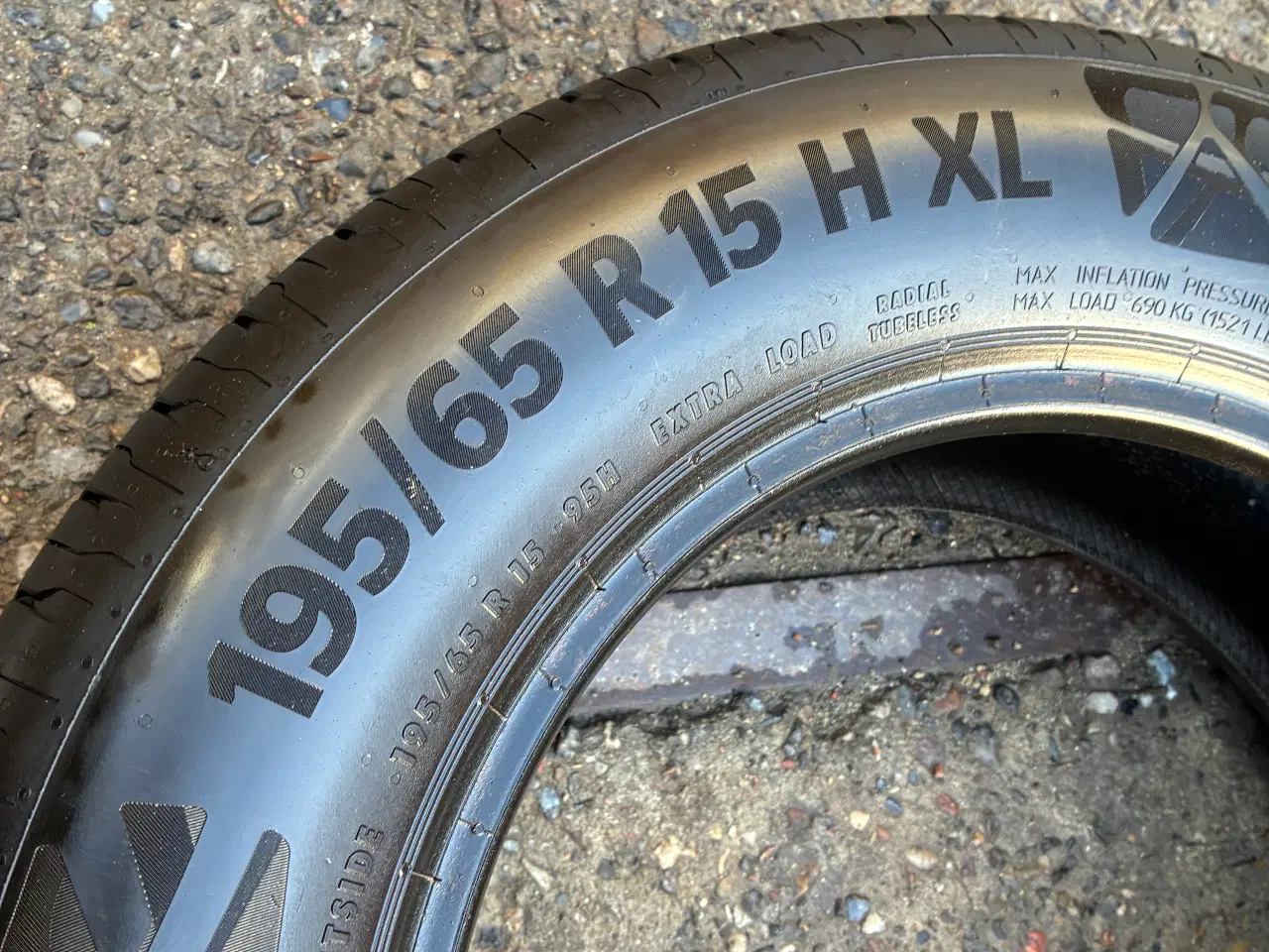 Billede 4 - 2 kvalitets sommerdæk. 195/65