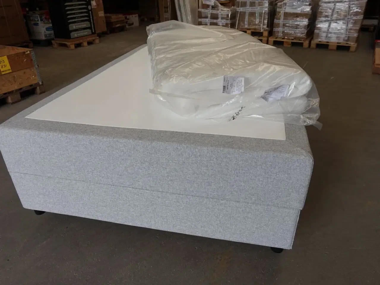 Billede 5 - Nordisk Fjer B110 seng med opbevaring 140x200 cm