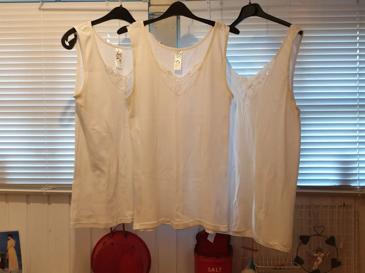 Billede 1 - Dame undertrøjer XXL+ Fleur bh 85C SE 2 foto