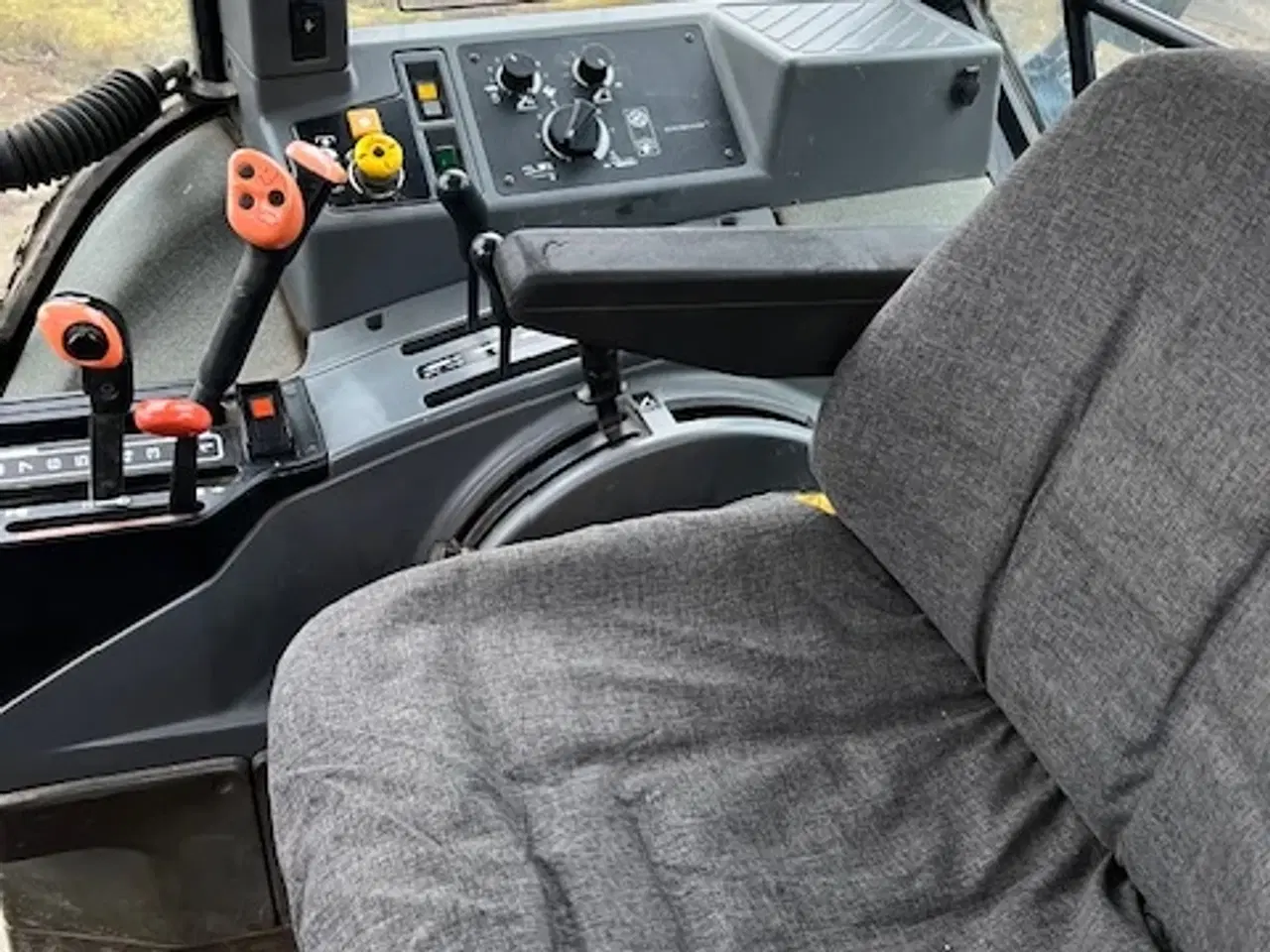Billede 6 - Traktor NH Ford8340