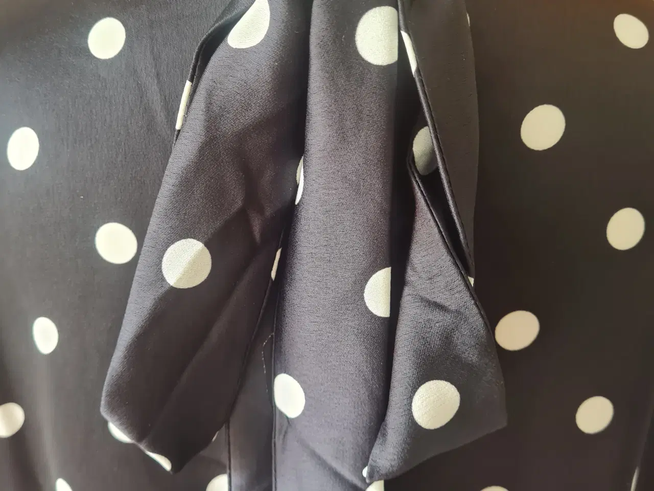 Billede 3 - Bluse lille str 46 H&M 