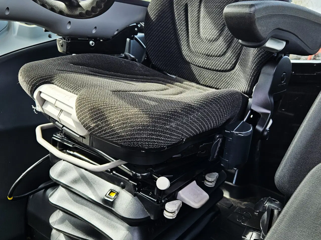 Billede 11 - Valtra G135 / 650 timer / år 2024 / frontlæsser
