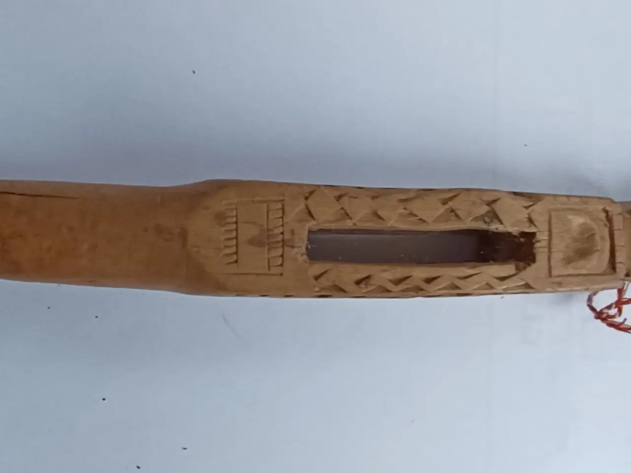 Billede 9 - Almuekunst, udskårne og drejede vindepinde af træ.