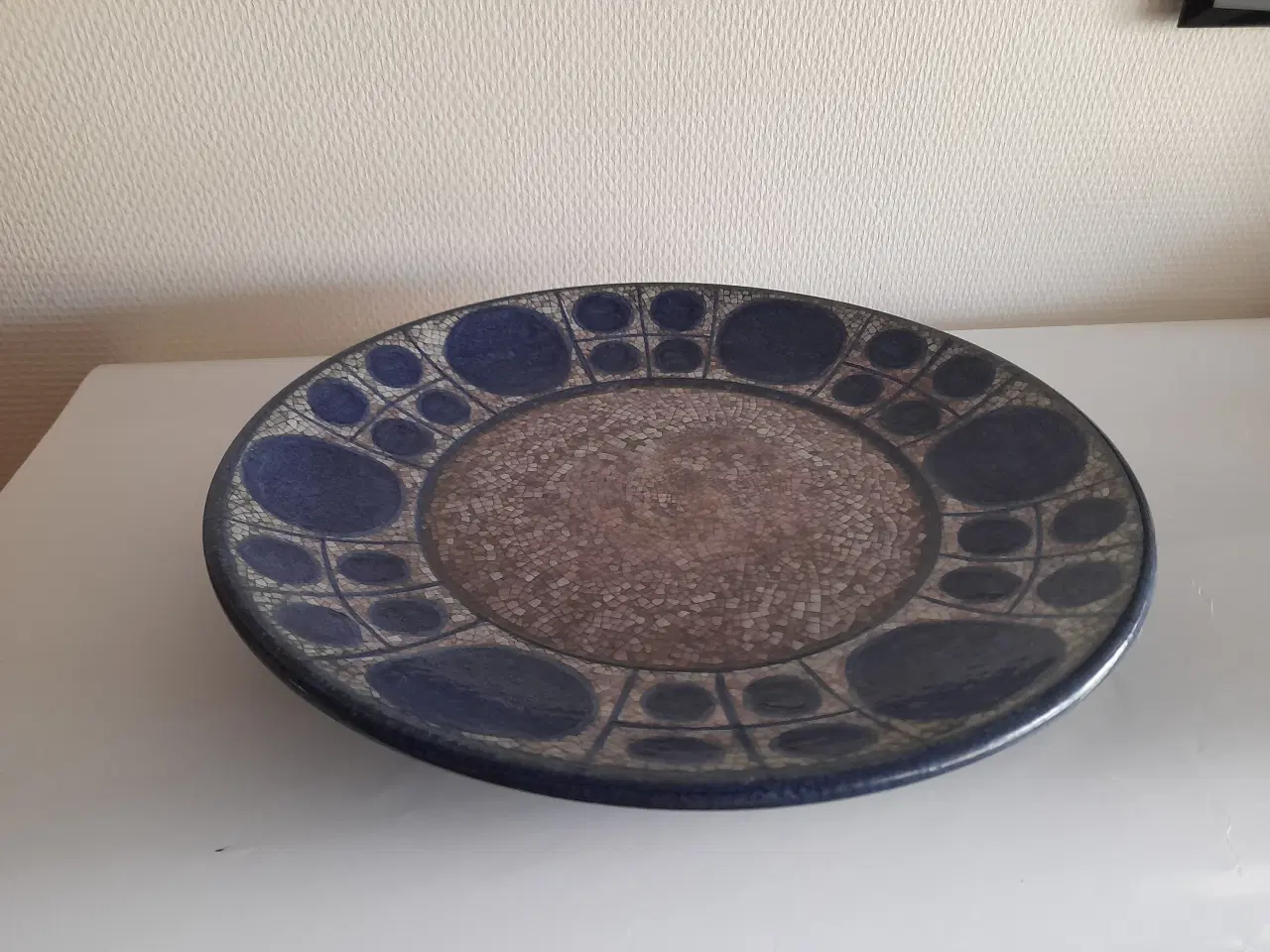 Billede 5 - Smuk og velholdt keramik fad.