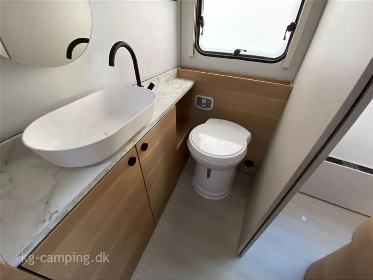 Billede 7 - 2026 - Adria Adora 613 UT   Eneste eksemplar i Danmark, stor udstyrspakke og stor rabat!