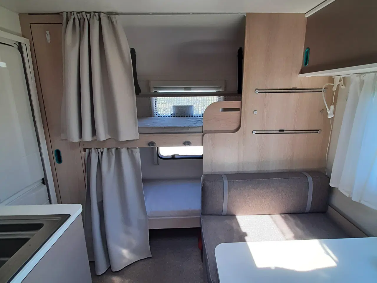 Billede 3 - Indflytningsklar campingvogn med fjordudsigt