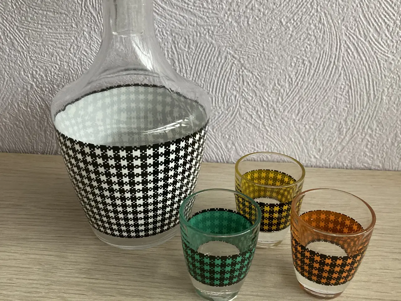 Billede 1 - Retro karaffel med 3 glas ;-)