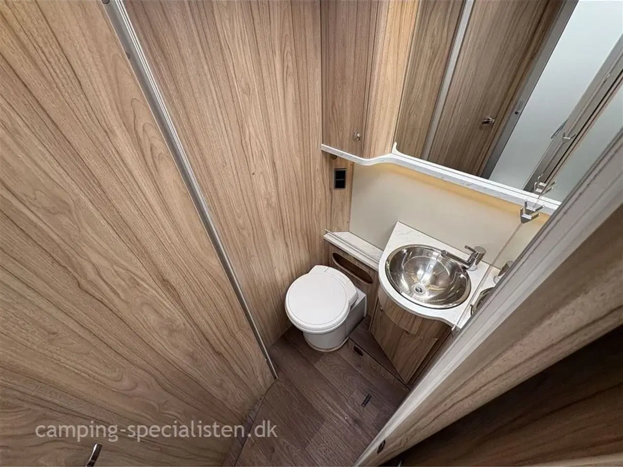 Billede 14 - 2018 - Hymer Tramp CL 698   Hymer Tramp CL 698 2018 - Se den nu hos Camping-Specialisten.dk